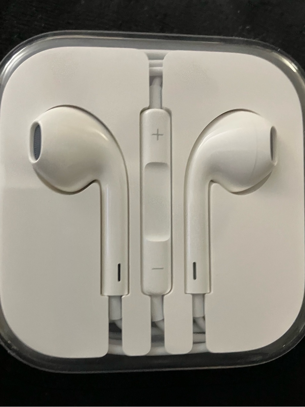 Apple White Wired Earbuds 3.5 Jack with In-line Remote
